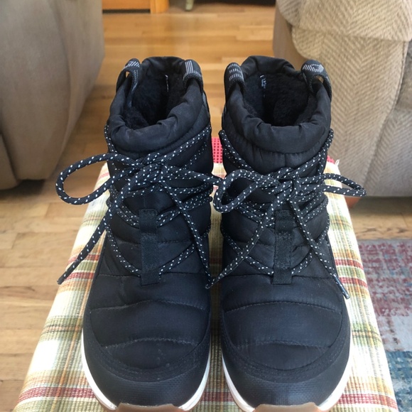 The North Face Thermoball Lace Up Waterproof Boots - Picture 9 of 14